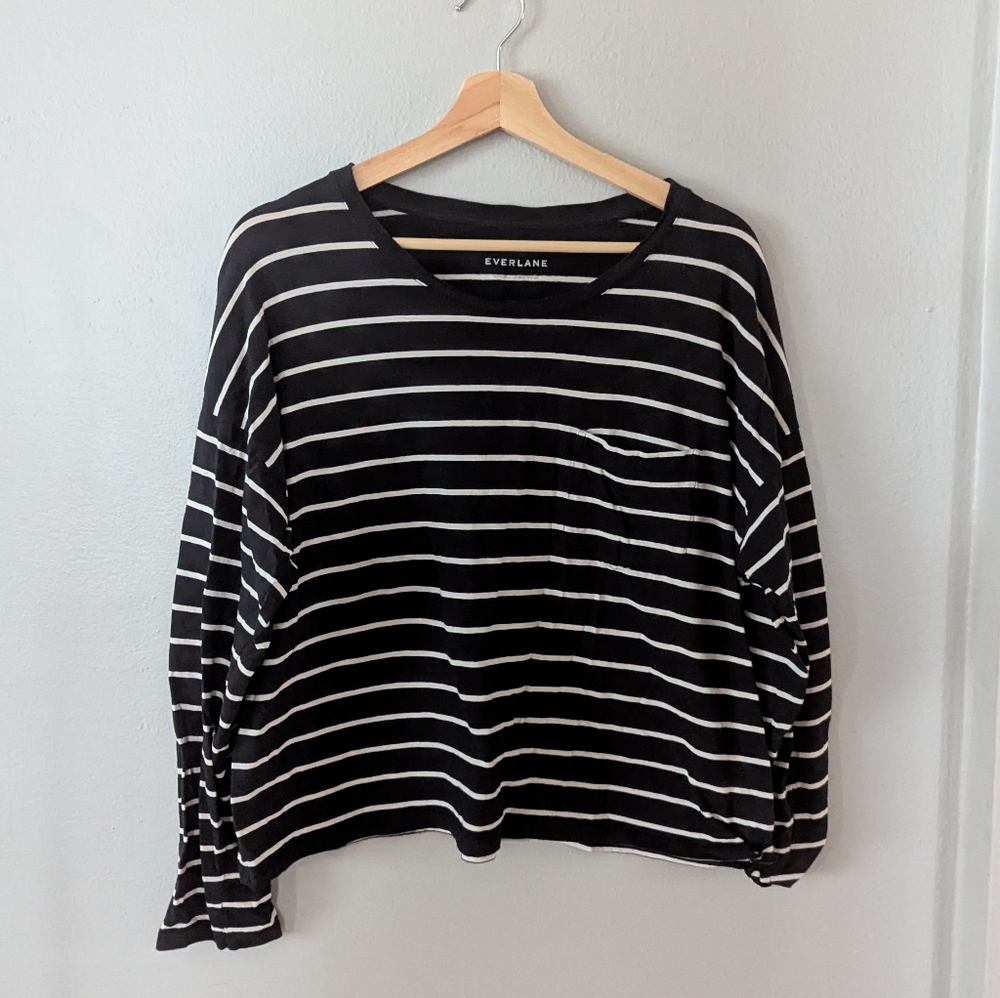 Everlane The Long Sleeve Box-Cut Pocket Tee in Black Striped